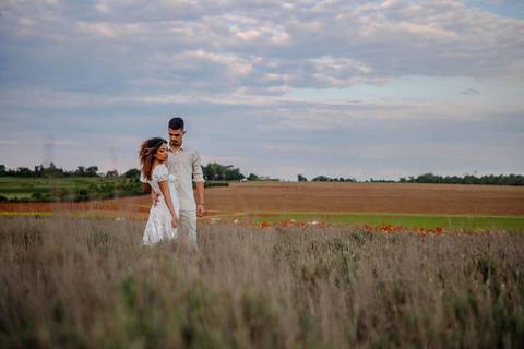 As melhores ideias e inspirações criativas de fotos de ensaio pré wedding em Holambra nas Cidades das Flores'