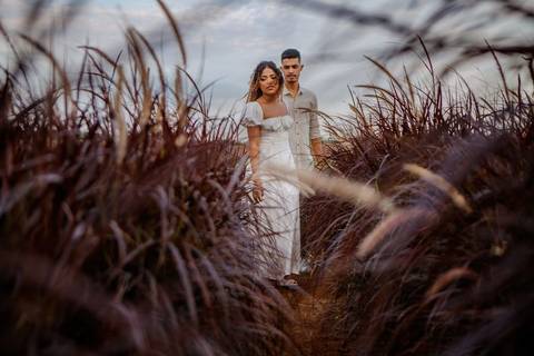 As melhores ideias e inspirações criativas de fotos de ensaio pré wedding em Holambra nas Cidades das Flores'