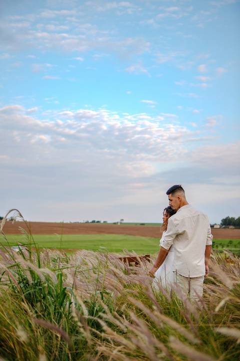 As melhores ideias e inspirações criativas de fotos de ensaio pré wedding em Holambra nas Cidades das Flores'