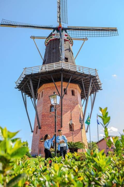As melhores ideias e inspirações criativas de fotos de ensaio pré wedding em Holambra nas Cidades das Flores'