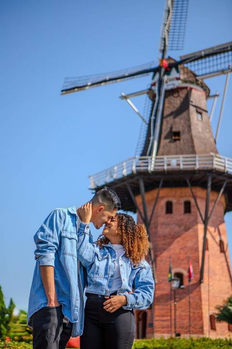 As melhores ideias e inspirações criativas de fotos de ensaio pré wedding em Holambra nas Cidades das Flores'