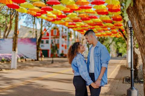 As melhores ideias e inspirações criativas de fotos de ensaio pré wedding em Holambra nas Cidades das Flores'