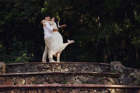 As melhores ideias e inspirações criativas de fotos de ensaio pré wedding na Brasital em São Roque'