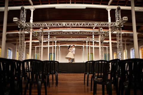 As melhores ideias e inspirações criativas de fotos de ensaio pré wedding na Brasital em São Roque'