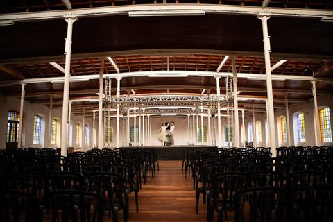 As melhores ideias e inspirações criativas de fotos de ensaio pré wedding na Brasital em São Roque'