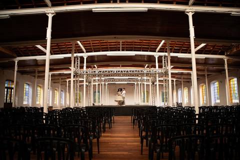 As melhores ideias e inspirações criativas de fotos de ensaio pré wedding na Brasital em São Roque'