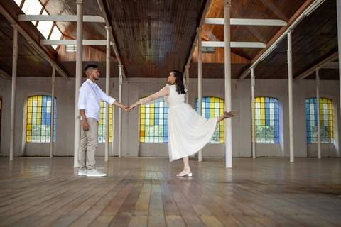 As melhores ideias e inspirações criativas de fotos de ensaio pré wedding na Brasital em São Roque'