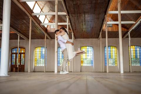 As melhores ideias e inspirações criativas de fotos de ensaio pré wedding na Brasital em São Roque'