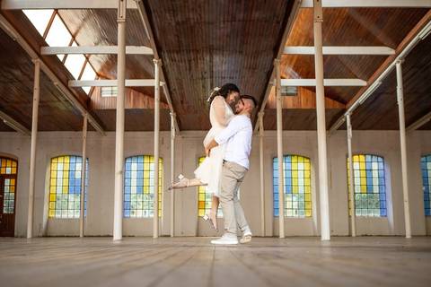 As melhores ideias e inspirações criativas de fotos de ensaio pré wedding na Brasital em São Roque'