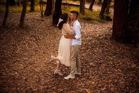 As melhores ideias e inspirações criativas de fotos de ensaio pré wedding na Brasital em São Roque'