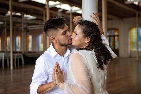 As melhores ideias e inspirações criativas de fotos de ensaio pré wedding na Brasital em São Roque'