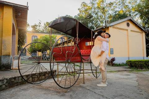 As melhores ideias e inspirações criativas de fotos de ensaio pré wedding na Brasital em São Roque'