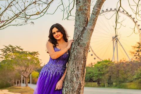 As melhores ideias e inspirações criativas de fotos de ensaio de Debutante 15 anos no Parque Villa Lobos'