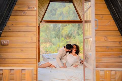 As melhores ideias e inspirações criativas de fotos de ensaio pré wedding românticas no Bangalô Alumiar na cidade de Socorro - SP'