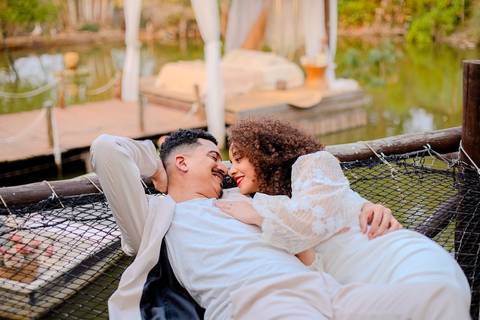 As melhores ideias e inspirações criativas de fotos de ensaio pré wedding românticas no Bangalô Alumiar na cidade de Socorro - SP'