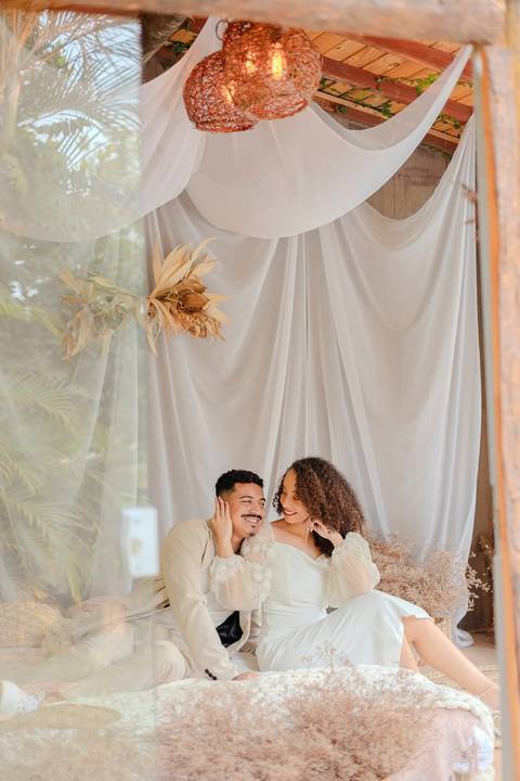 As melhores ideias e inspirações criativas de fotos de ensaio pré wedding românticas no Bangalô Alumiar na cidade de Socorro - SP'