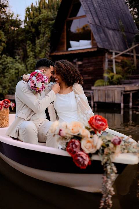 As melhores ideias e inspirações criativas de fotos de ensaio pré wedding românticas no Bangalô Alumiar na cidade de Socorro - SP'