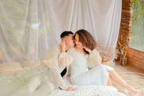 As melhores ideias e inspirações criativas de fotos de ensaio pré wedding românticas no Bangalô Alumiar na cidade de Socorro - SP'