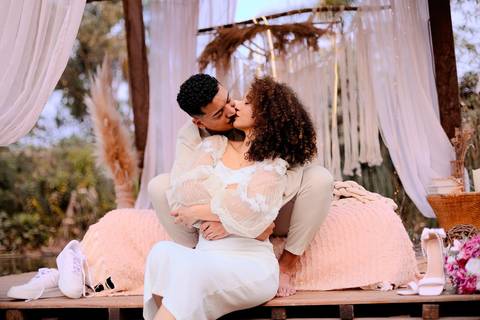 As melhores ideias e inspirações criativas de fotos de ensaio pré wedding românticas no Bangalô Alumiar na cidade de Socorro - SP'