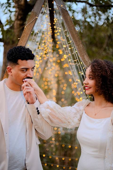 As melhores ideias e inspirações criativas de fotos de ensaio pré wedding românticas no Bangalô Alumiar na cidade de Socorro - SP'