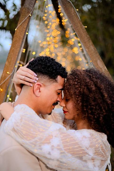 As melhores ideias e inspirações criativas de fotos de ensaio pré wedding românticas no Bangalô Alumiar na cidade de Socorro - SP'