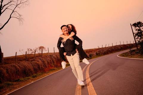 As melhores ideias e inspirações criativas de fotos de ensaio pré wedding românticas no Bangalô Alumiar na cidade de Socorro - SP'