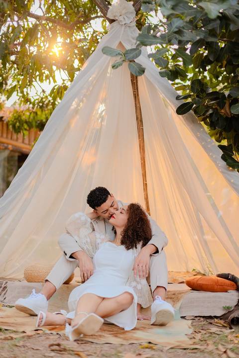 As melhores ideias e inspirações criativas de fotos de ensaio pré wedding românticas no Bangalô Alumiar na cidade de Socorro - SP'