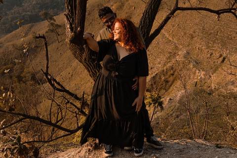 As melhores ideias e inspirações criativas de fotos de ensaio pré wedding no Morro do Capuava'