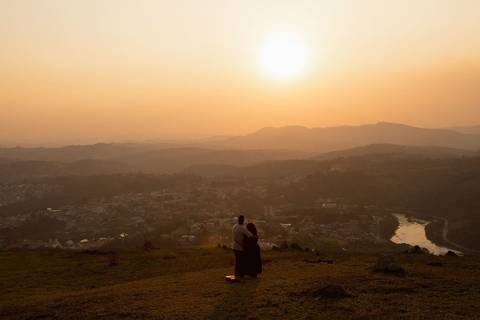 As melhores ideias e inspirações criativas de fotos de ensaio pré wedding no Morro do Capuava'