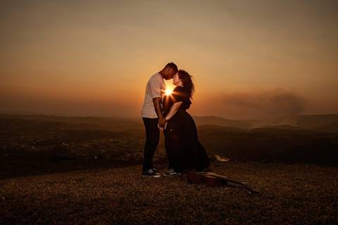 As melhores ideias e inspirações criativas de fotos de ensaio pré wedding no Morro do Capuava'
