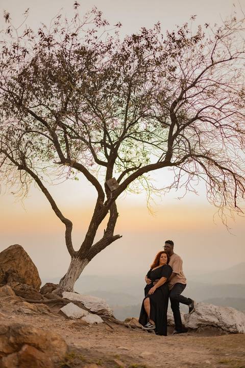 As melhores ideias e inspirações criativas de fotos de ensaio pré wedding no Morro do Capuava'