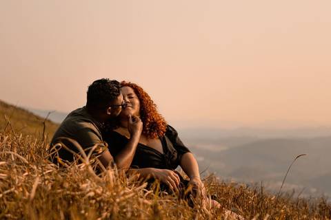 As melhores ideias e inspirações criativas de fotos de ensaio pré wedding no Morro do Capuava'