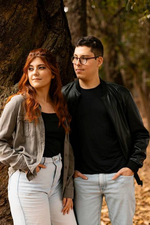 As melhores ideias e inspirações criativas de fotos de ensaio pré wedding no Museu do Ipiranga, Hamburgueria 212 Burger e Avenida Paulista'