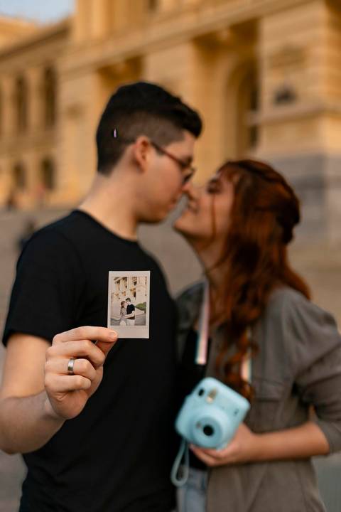 As melhores ideias e inspirações criativas de fotos de ensaio pré wedding no Museu do Ipiranga, Hamburgueria 212 Burger e Avenida Paulista'