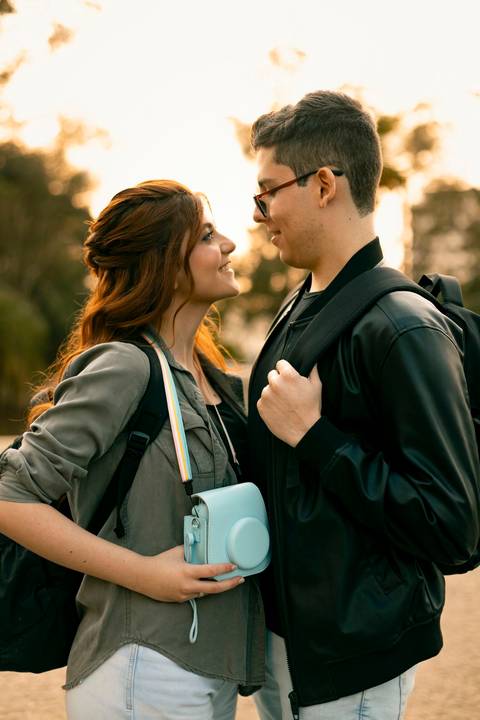 As melhores ideias e inspirações criativas de fotos de ensaio pré wedding no Museu do Ipiranga, Hamburgueria 212 Burger e Avenida Paulista'