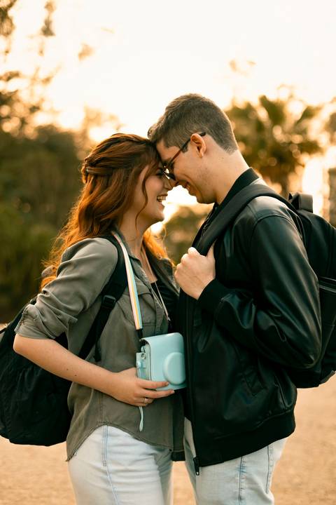 As melhores ideias e inspirações criativas de fotos de ensaio pré wedding no Museu do Ipiranga, Hamburgueria 212 Burger e Avenida Paulista'