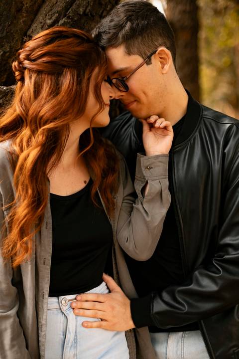 As melhores ideias e inspirações criativas de fotos de ensaio pré wedding no Museu do Ipiranga, Hamburgueria 212 Burger e Avenida Paulista'