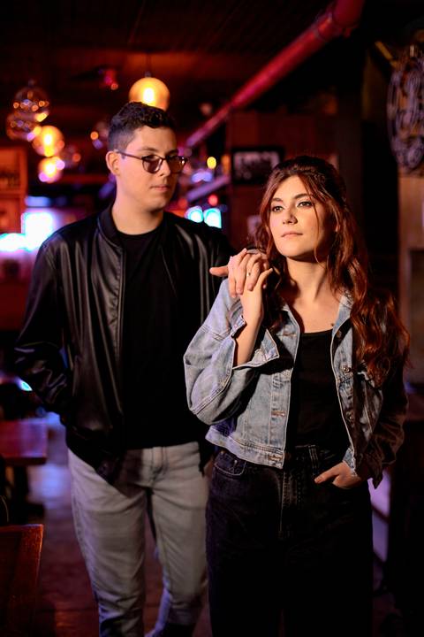 As melhores ideias e inspirações criativas de fotos de ensaio pré wedding no Museu do Ipiranga, Hamburgueria 212 Burger e Avenida Paulista'