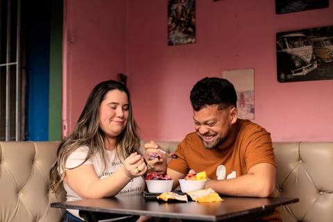 As melhores ideias e inspirações criativas de fotos de ensaio pré wedding na sorveteria'