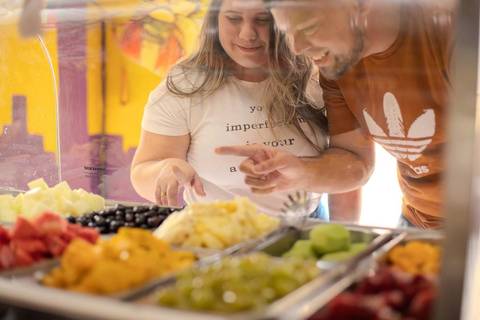 As melhores ideias e inspirações criativas de fotos de ensaio pré wedding na sorveteria'