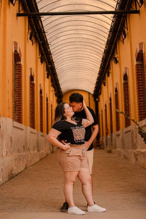 As melhores ideias e inspirações criativas de fotos de ensaio pré wedding na Brasital em São Roque'