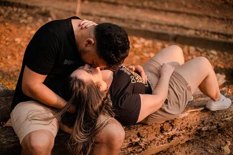 As melhores ideias e inspirações criativas de fotos de ensaio pré wedding na Brasital em São Roque'