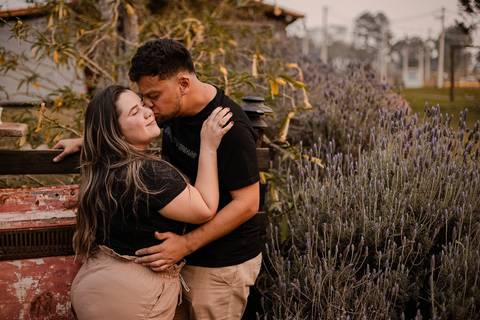 As melhores ideias e inspirações criativas de fotos de ensaio pré wedding no Antiquário em São Roque'