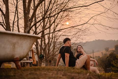 As melhores ideias e inspirações criativas de fotos de ensaio pré wedding no Antiquário em São Roque'