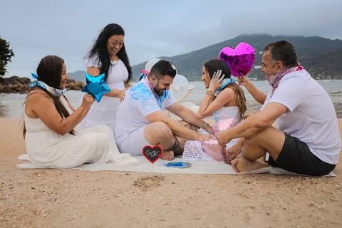 As melhores ideias e inspirações criativas de fotos do Chá Revelação na Praia com a Família'