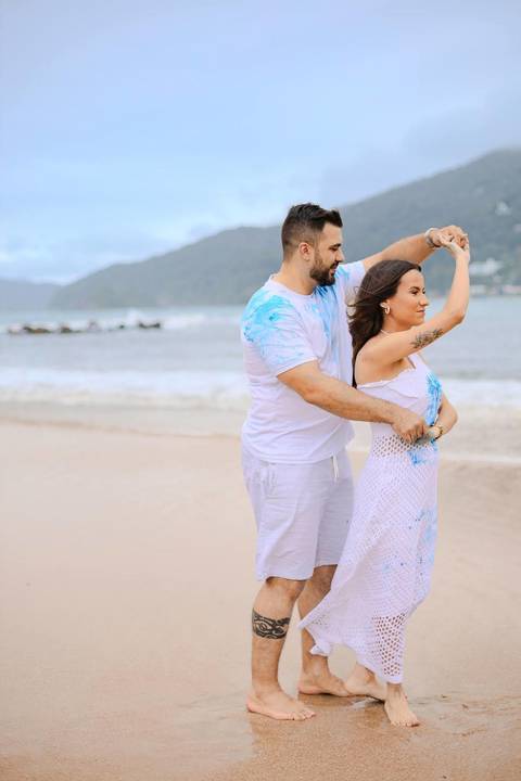 As melhores ideias e inspirações criativas de fotos do Chá Revelação na Praia com a Família'