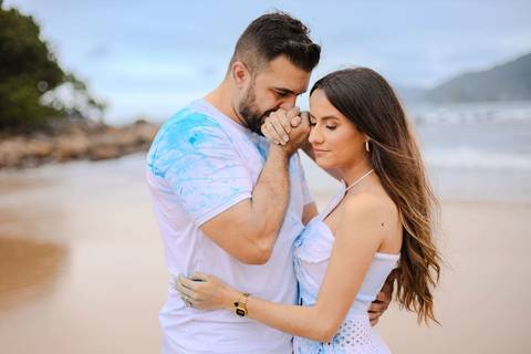 As melhores ideias e inspirações criativas de fotos do Chá Revelação na Praia com a Família'