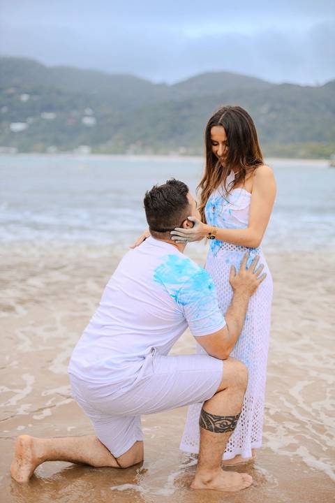 As melhores ideias e inspirações criativas de fotos do Chá Revelação na Praia com a Família'
