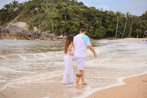 As melhores ideias e inspirações criativas de fotos do Chá Revelação na Praia com a Família'