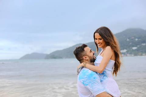 As melhores ideias e inspirações criativas de fotos do Chá Revelação na Praia com a Família'